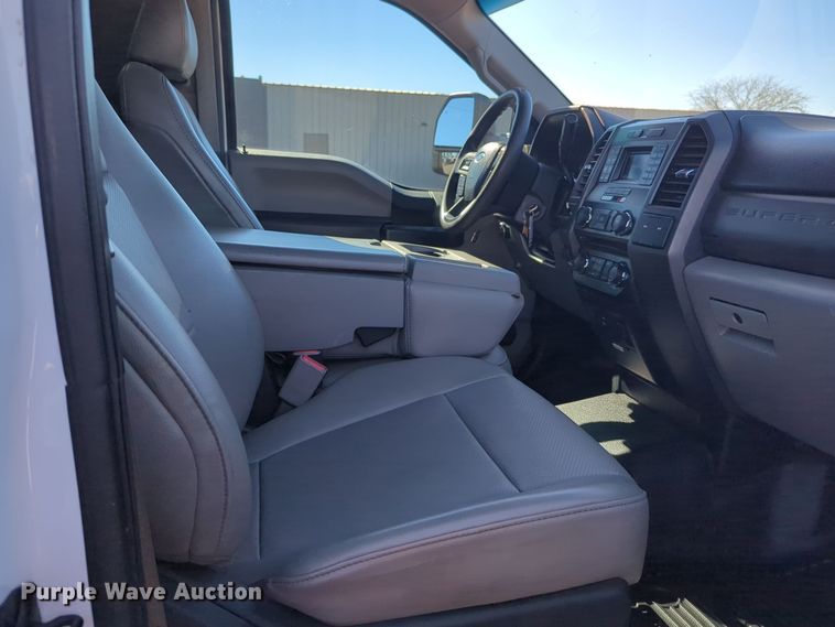 image for item EG2270 2017 Ford F550 Super Duty utility / service truck