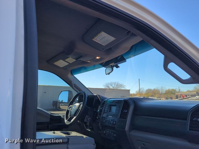 image for item EG2270 2017 Ford F550 Super Duty utility / service truck