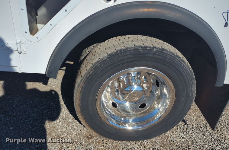 image for item EG2270 2017 Ford F550 Super Duty utility / service truck