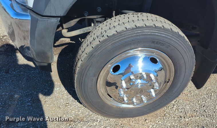image for item EG2270 2017 Ford F550 Super Duty utility / service truck