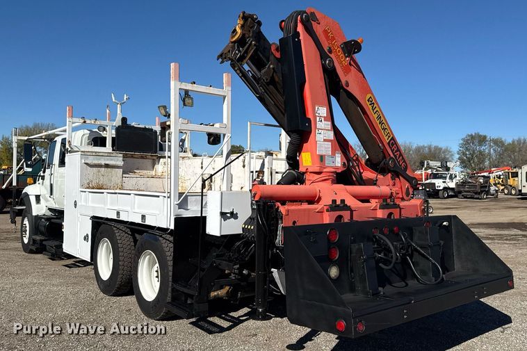 image for item EG2277 2008 International 7500 Crew Cab crane truck