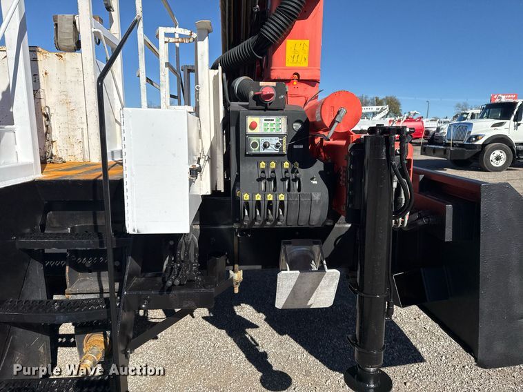 image for item EG2277 2008 International 7500 Crew Cab crane truck