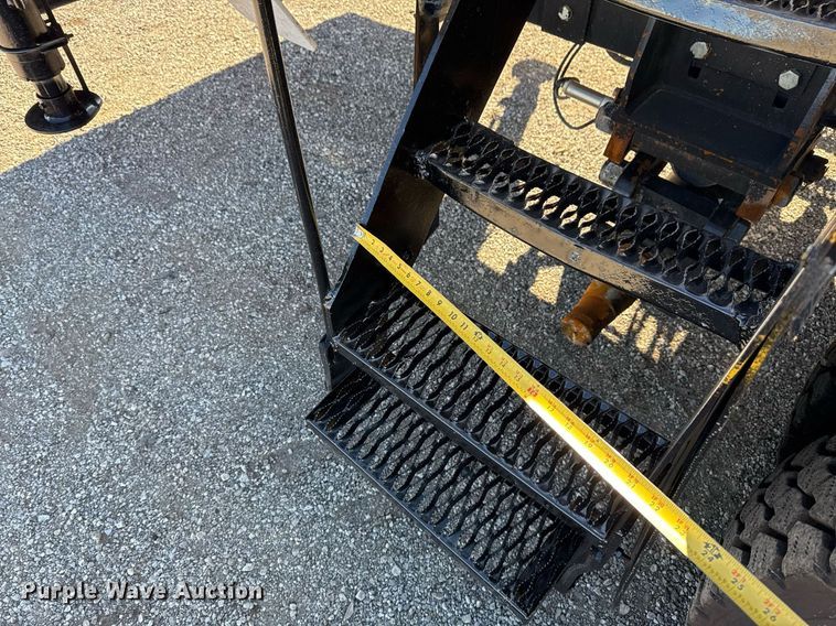 image for item EG2277 2008 International 7500 Crew Cab crane truck