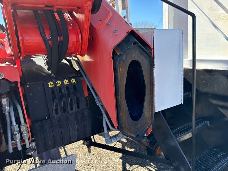 image for item EG2277 2008 International 7500 Crew Cab crane truck