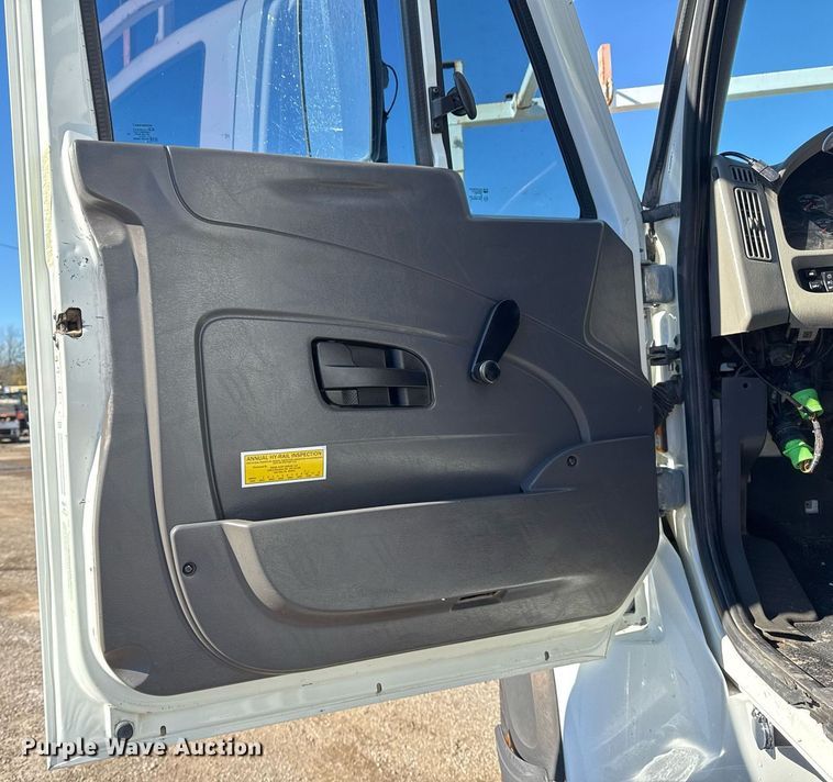 image for item EG2277 2008 International 7500 Crew Cab crane truck