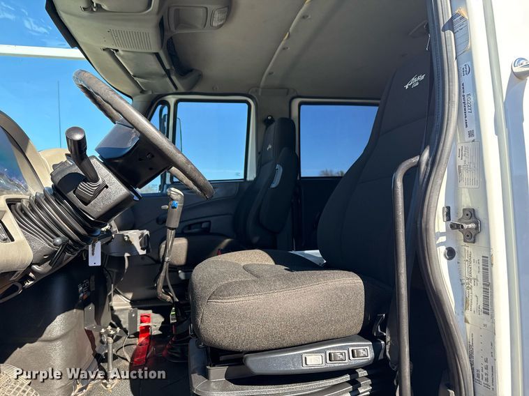 image for item EG2277 2008 International 7500 Crew Cab crane truck