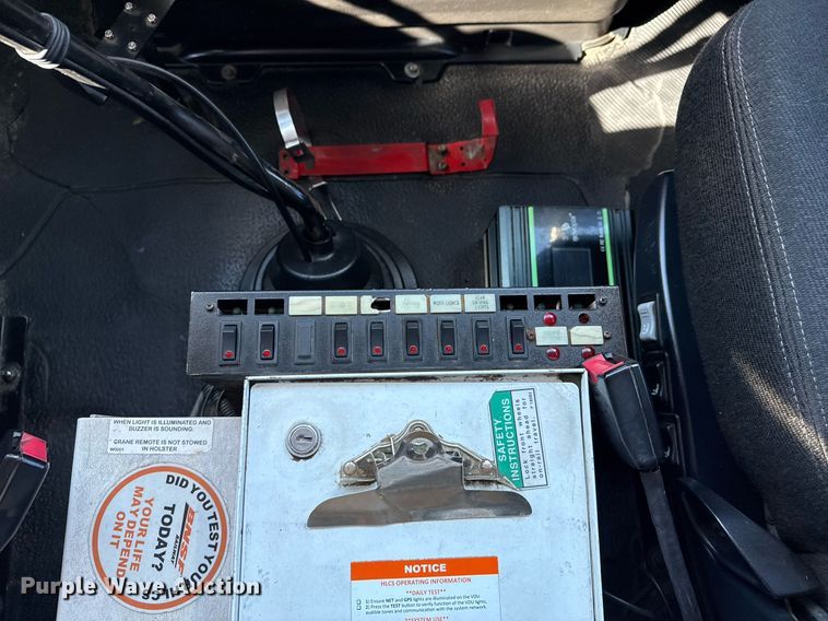 image for item EG2277 2008 International 7500 Crew Cab crane truck