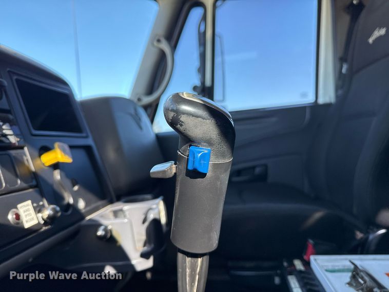 image for item EG2277 2008 International 7500 Crew Cab crane truck