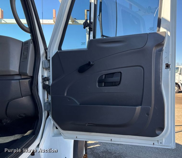 image for item EG2277 2008 International 7500 Crew Cab crane truck