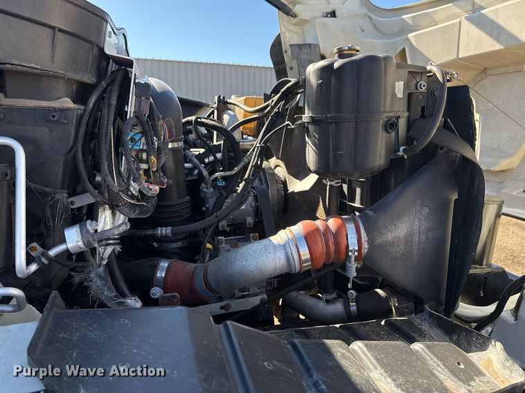 image for item EG2277 2008 International 7500 Crew Cab crane truck