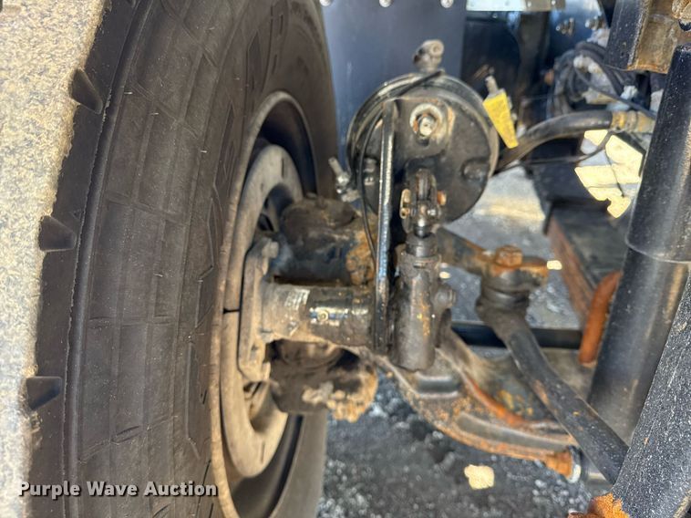 image for item EG2277 2008 International 7500 Crew Cab crane truck