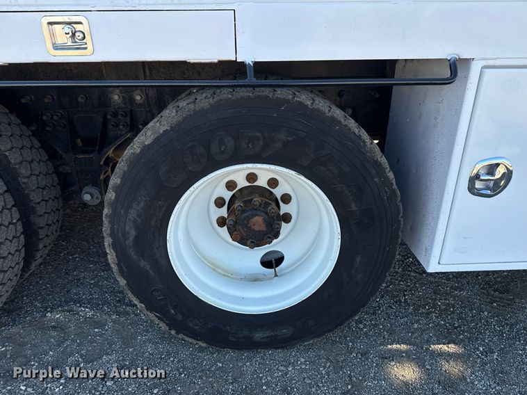 image for item EG2277 2008 International 7500 Crew Cab crane truck