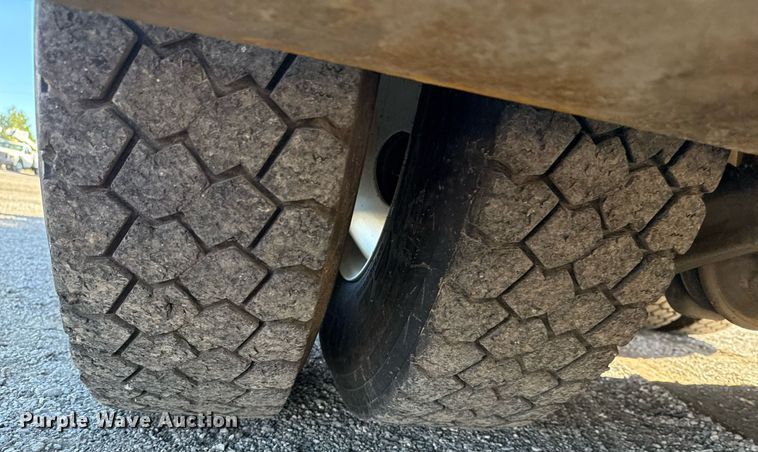 image for item EG2277 2008 International 7500 Crew Cab crane truck