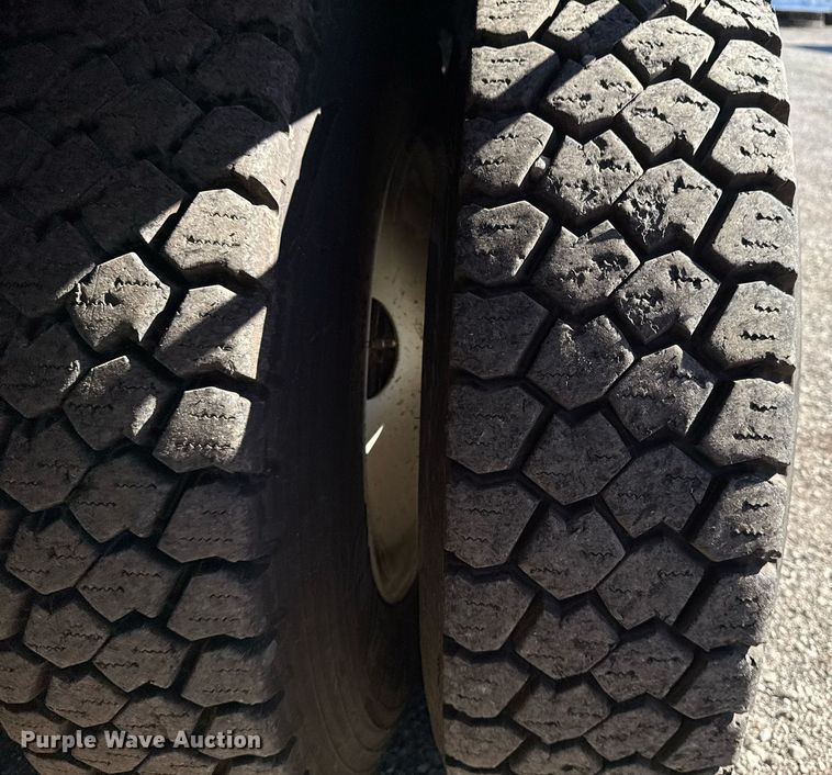 image for item EG2277 2008 International 7500 Crew Cab crane truck