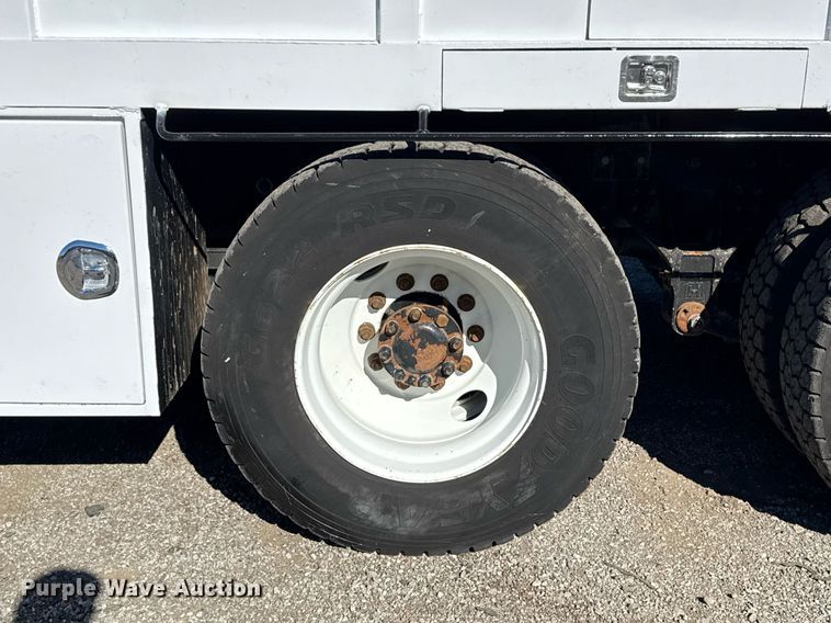 image for item EG2277 2008 International 7500 Crew Cab crane truck