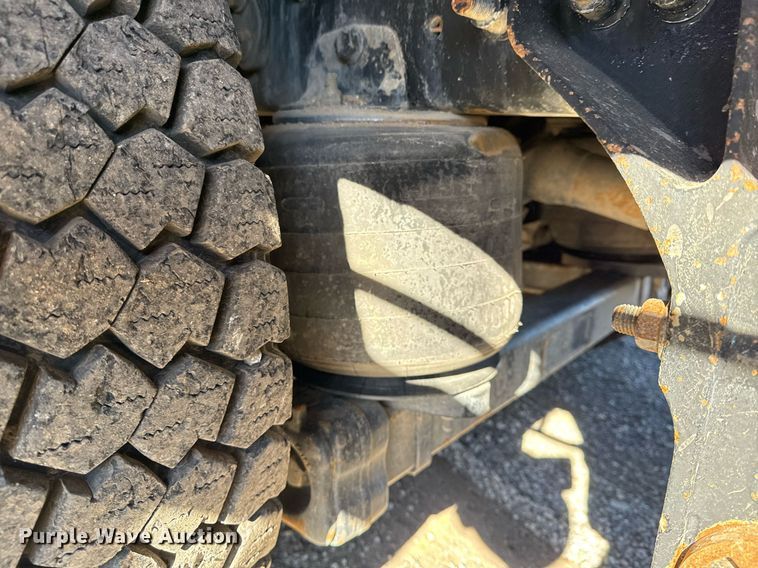 image for item EG2277 2008 International 7500 Crew Cab crane truck