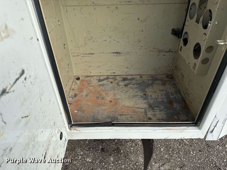 image for item EG2320 2014 Dodge Ram 4500HD Crew Cab utility / service truck