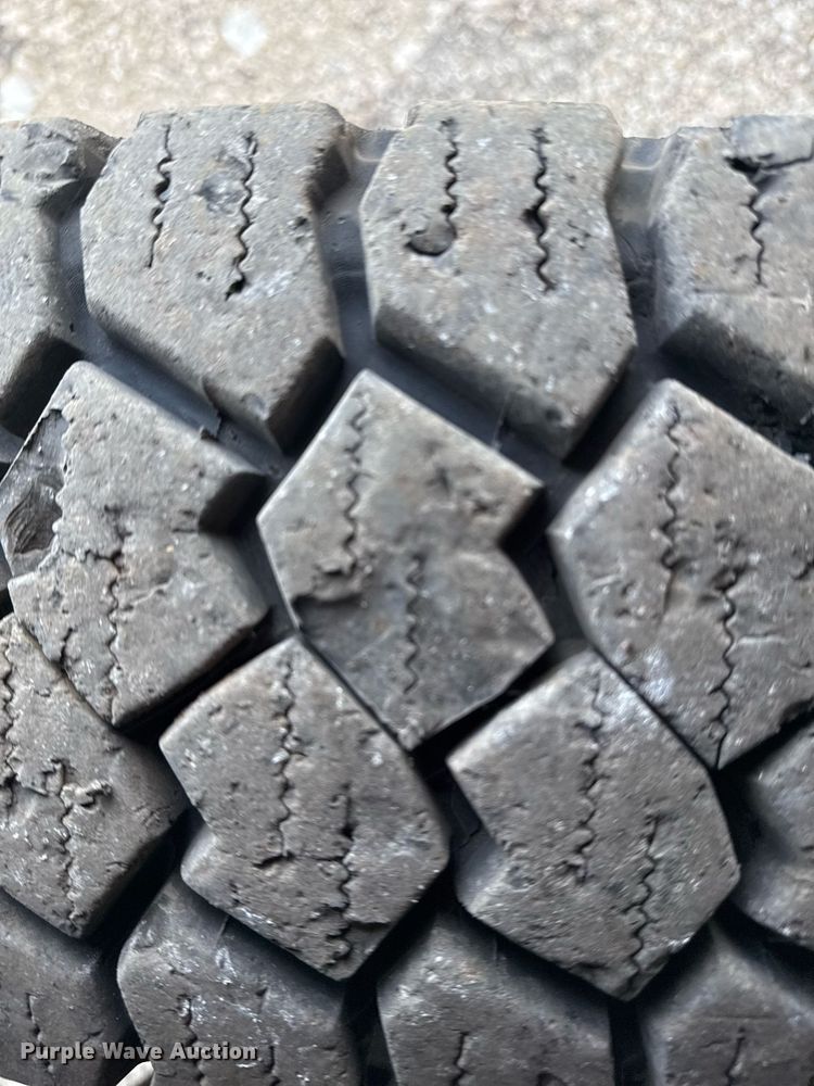 image for item EG2320 2014 Dodge Ram 4500HD Crew Cab utility / service truck