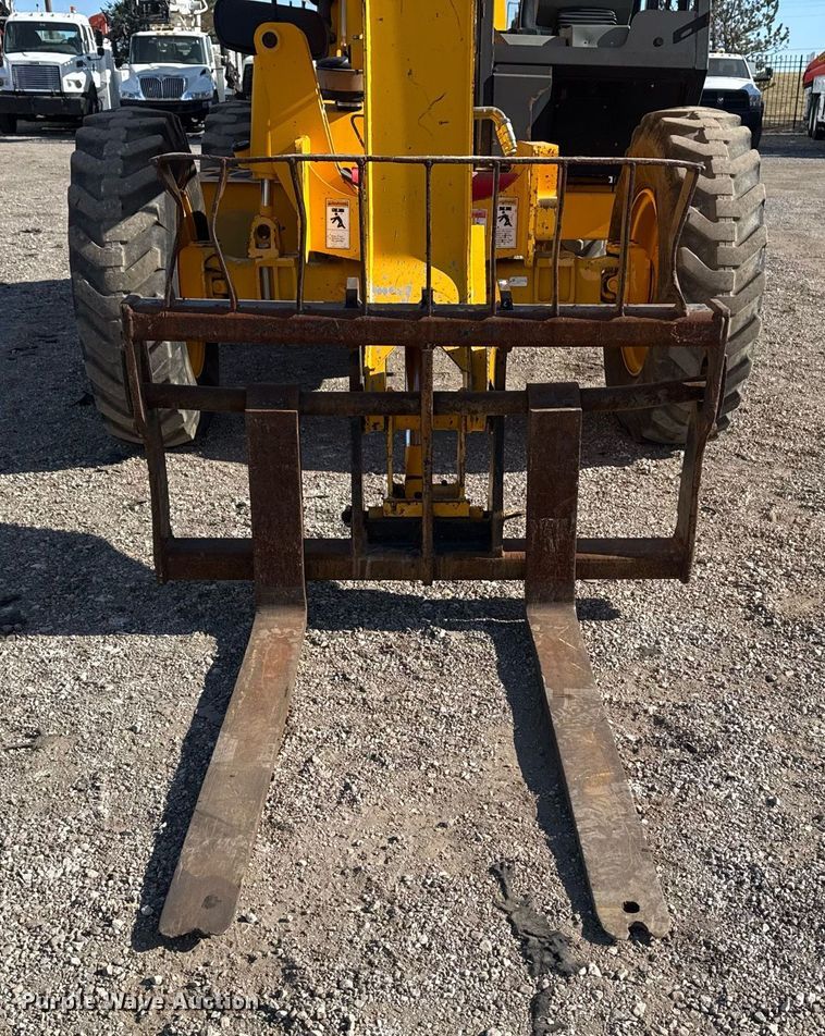 image for item EG2339 2006 JCB 506C HL telehandler