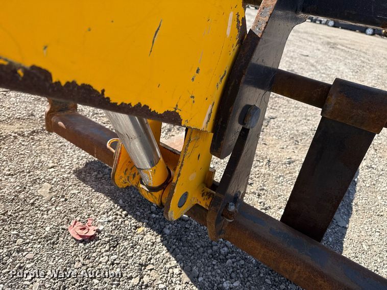 image for item EG2339 2006 JCB 506C HL telehandler