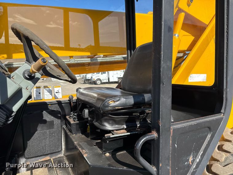 image for item EG2339 2006 JCB 506C HL telehandler