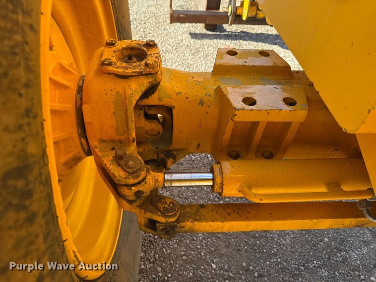 image for item EG2339 2006 JCB 506C HL telehandler