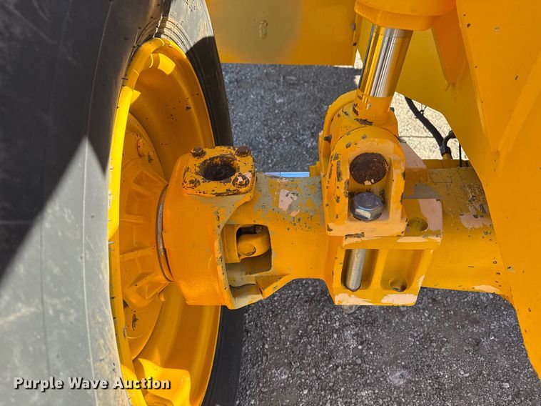 image for item EG2339 2006 JCB 506C HL telehandler