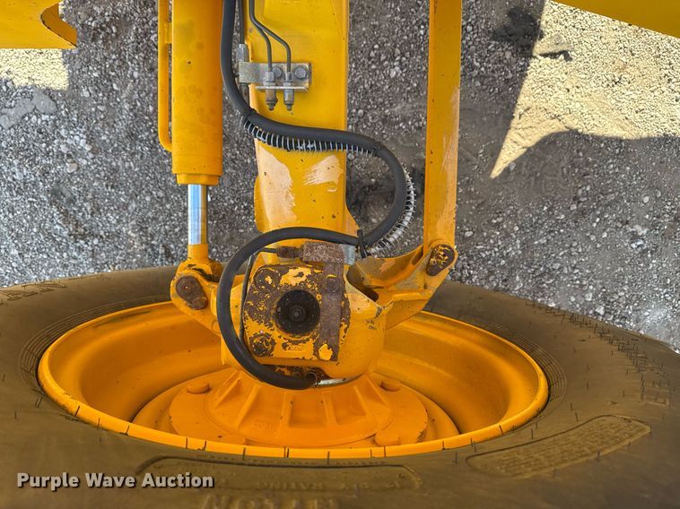 image for item EG2339 2006 JCB 506C HL telehandler