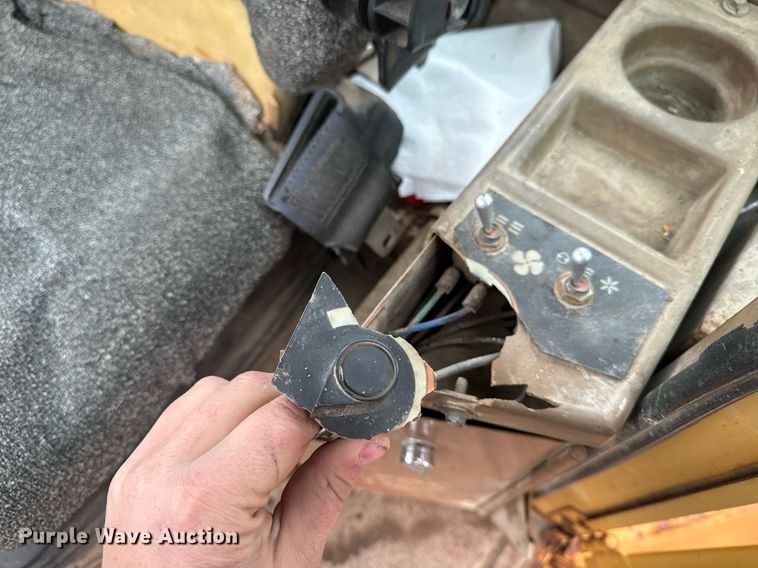 image for item EG7011 1987 Caterpillar 936 wheel loader