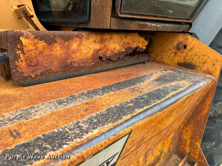 image for item EG7012 2001 Case 580 Super M backhoe