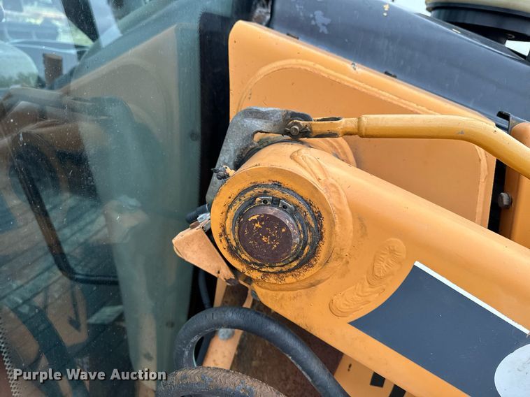 image for item EG7012 2001 Case 580 Super M backhoe