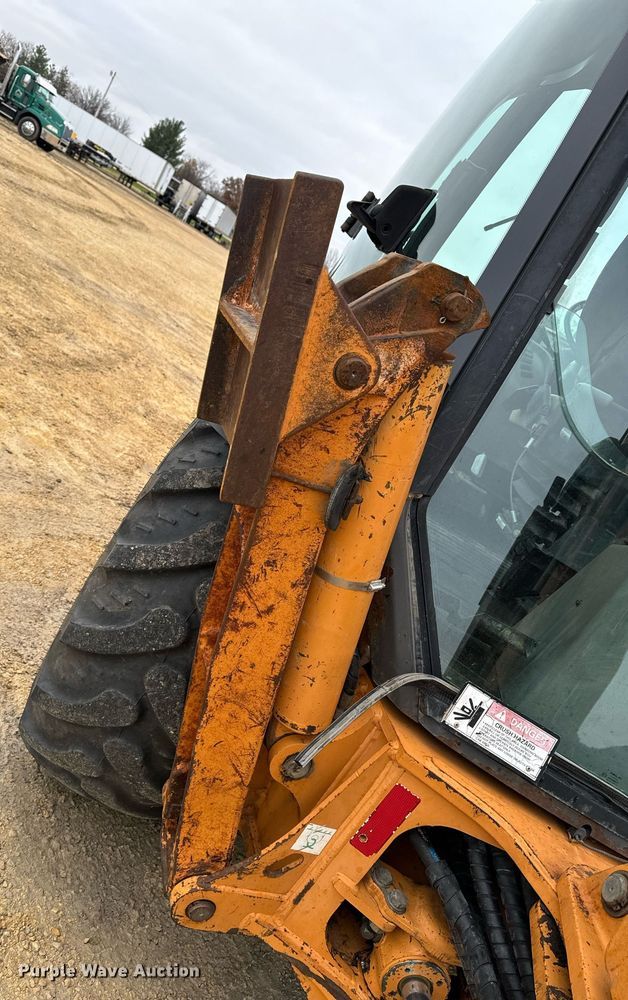 image for item EG7012 2001 Case 580 Super M backhoe