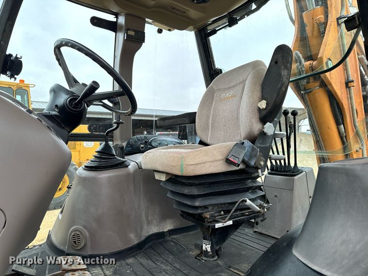 image for item EG7012 2001 Case 580 Super M backhoe