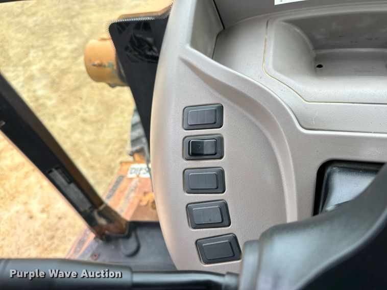 image for item EG7012 2001 Case 580 Super M backhoe