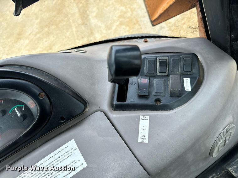 image for item EG7012 2001 Case 580 Super M backhoe