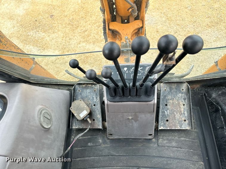 image for item EG7012 2001 Case 580 Super M backhoe