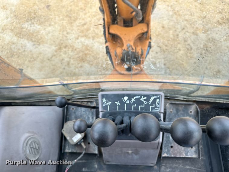 image for item EG7012 2001 Case 580 Super M backhoe