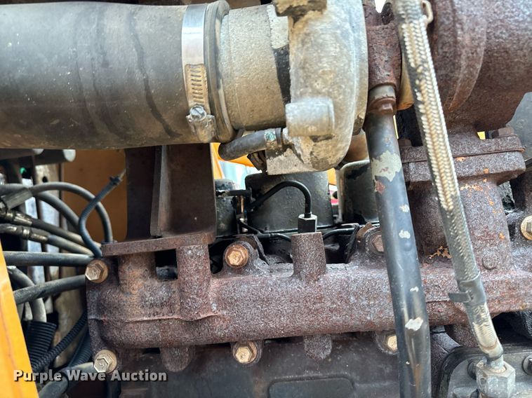 image for item EG7012 2001 Case 580 Super M backhoe