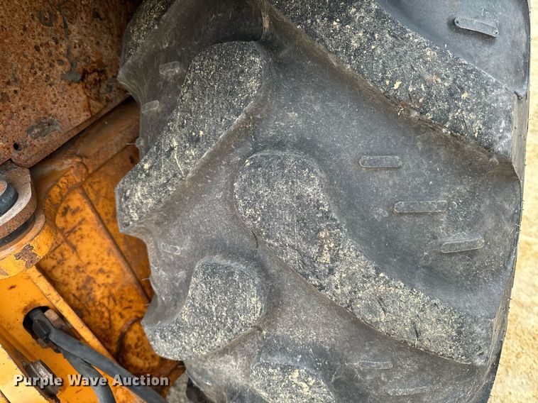 image for item EG7012 2001 Case 580 Super M backhoe