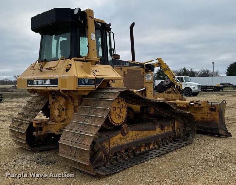 image for item EG7013 1997 Caterpillar D6M LGP dozer