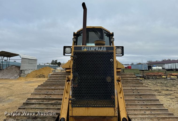 image for item EG7013 1997 Caterpillar D6M LGP dozer
