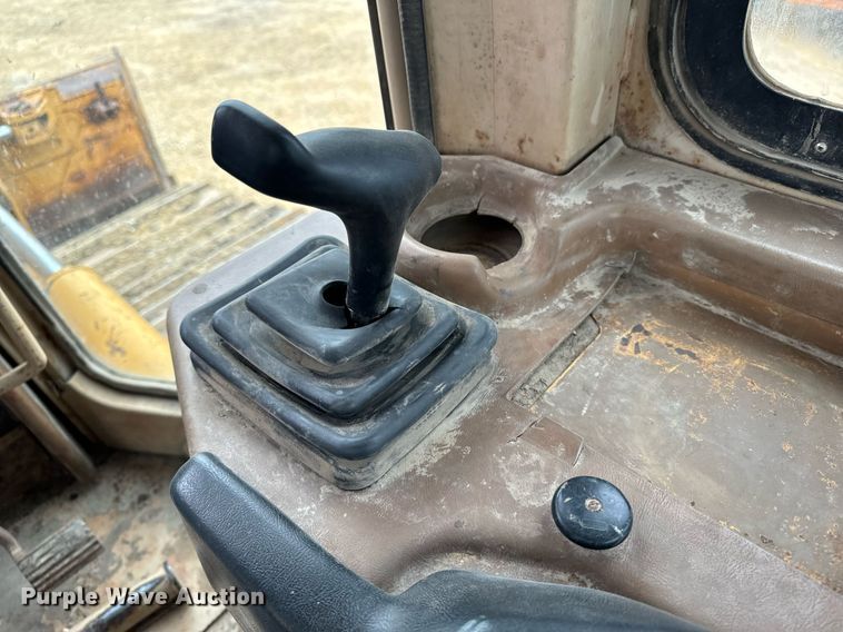 image for item EG7013 1997 Caterpillar D6M LGP dozer