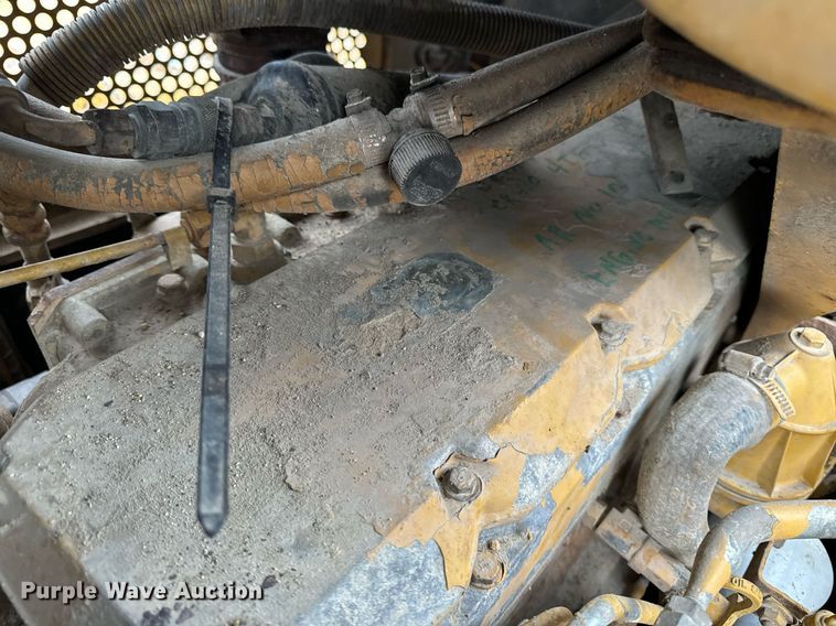 image for item EG7013 1997 Caterpillar D6M LGP dozer