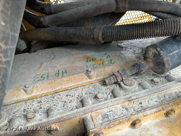 image for item EG7013 1997 Caterpillar D6M LGP dozer