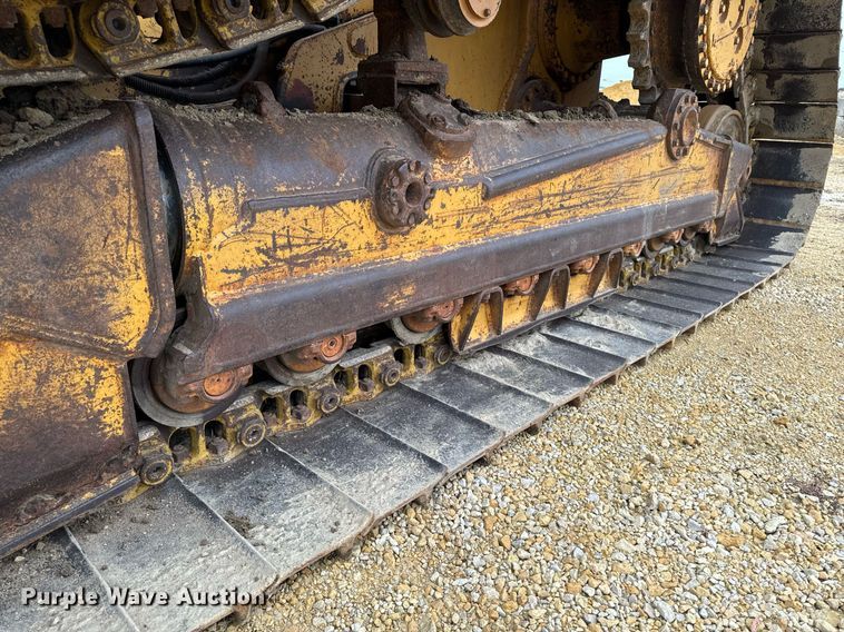 image for item EG7013 1997 Caterpillar D6M LGP dozer