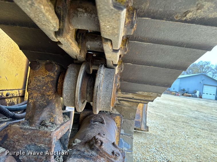 image for item EG7013 1997 Caterpillar D6M LGP dozer