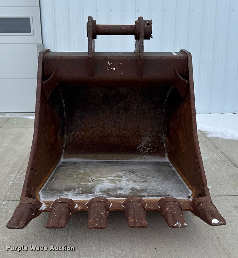 image for item EG7020 Esco excavator bucket