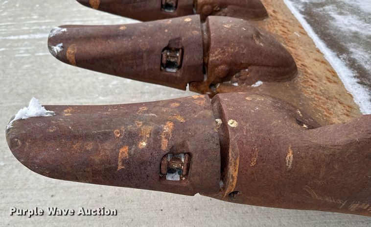 image for item EG7020 Esco excavator bucket