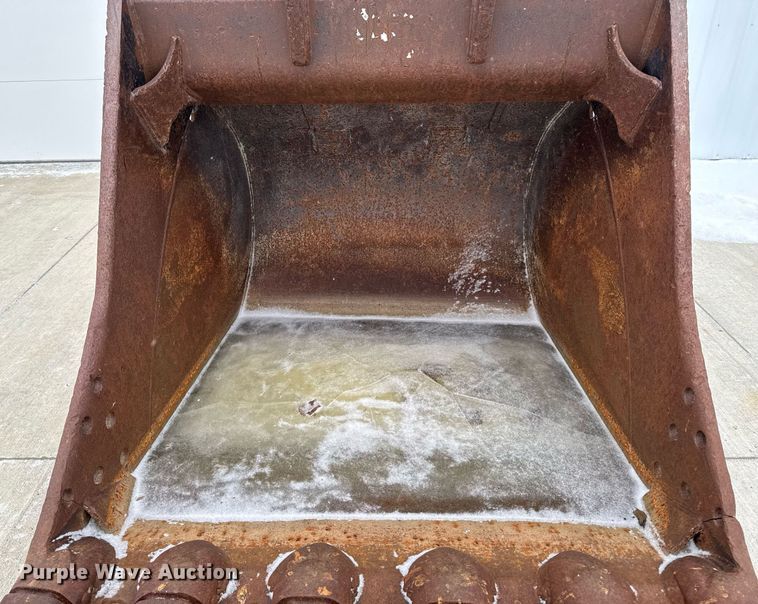 image for item EG7020 Esco excavator bucket