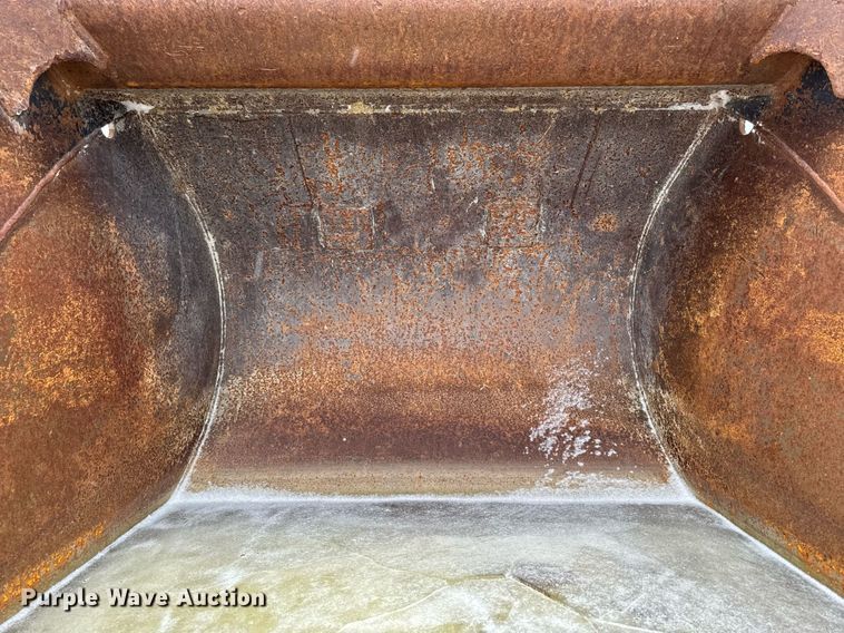 image for item EG7020 Esco excavator bucket